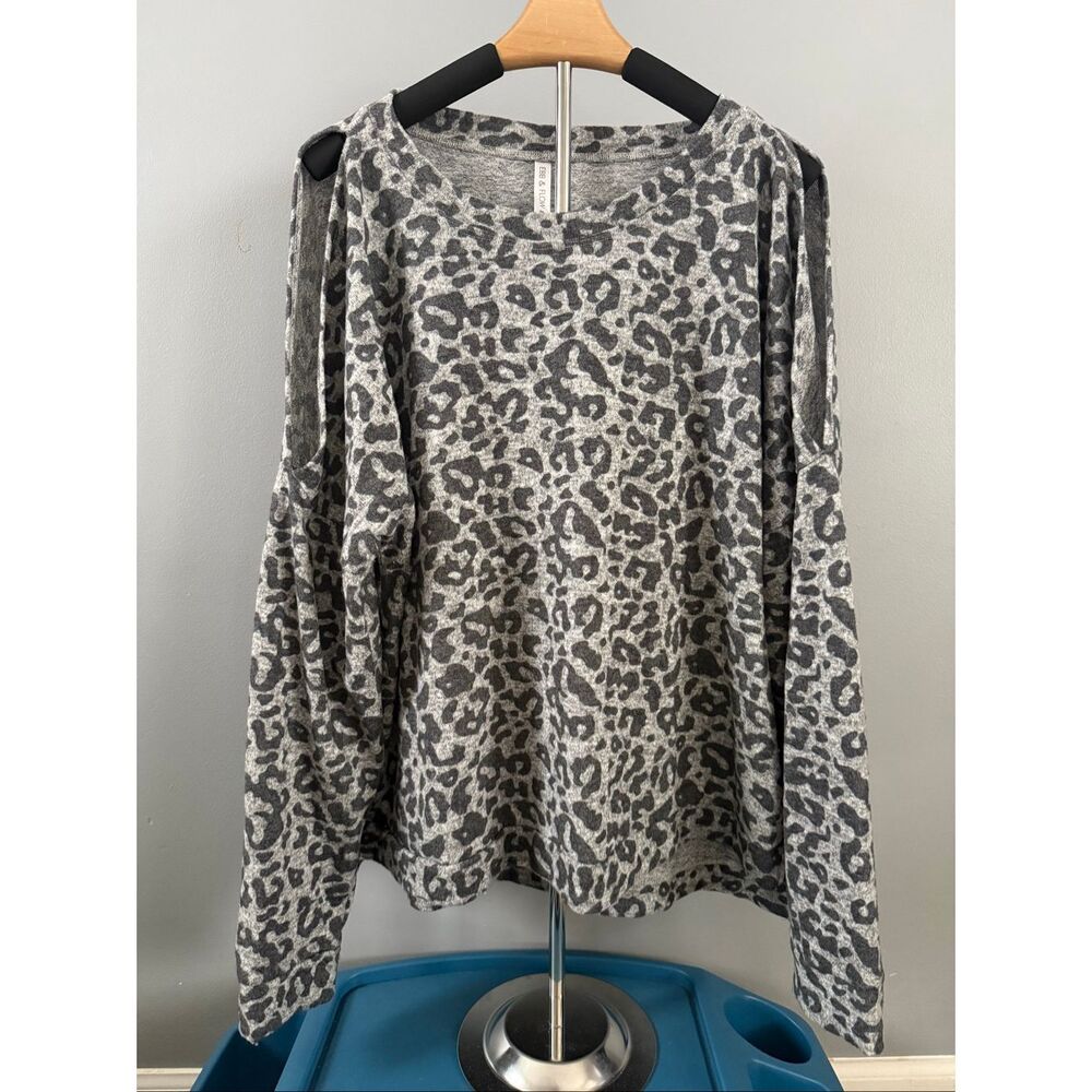 Ebb & flow Animal Print Cold Shoulder Athleisure Top Women’s Size 2X